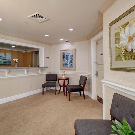Anchorage Inn And Suites Portsmouth Zewnętrze zdjęcie